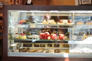 1Display Case Close2 1Display Case Close2