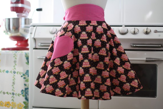 Sophia Vintage Happy Birthday Cake Apron