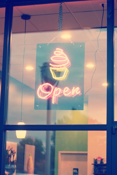 GiGi's Open Sign