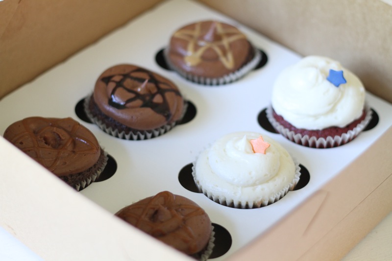 Half Dozen Star Cakes 2