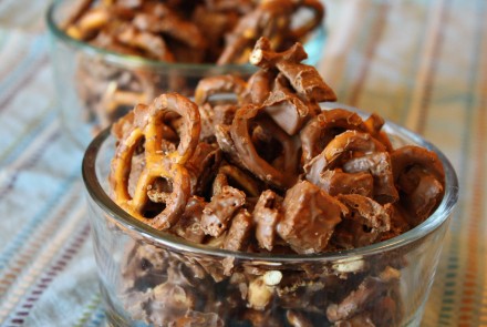 Sweet and Salty Chocolate Caramel Pretzel Mix