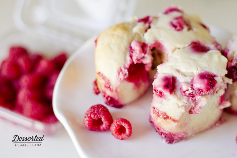 Raspberry Cream Cheese Pull Apart Roll