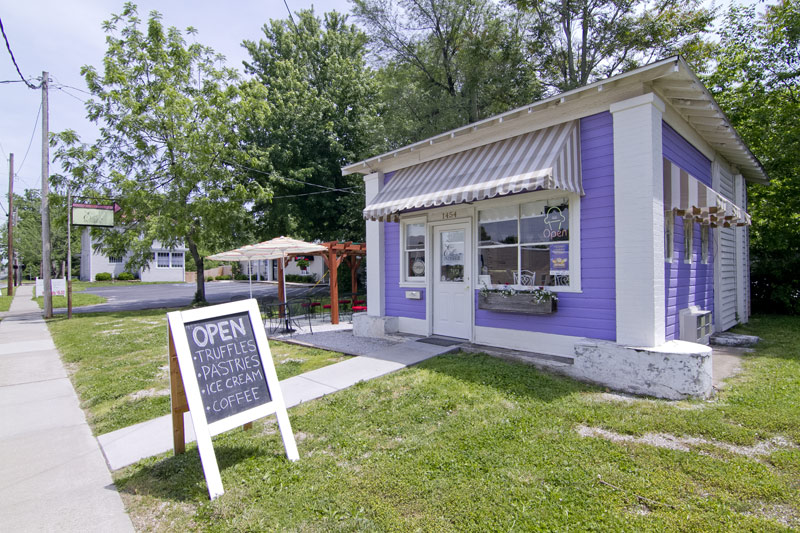 Elle's Patisserie Outside